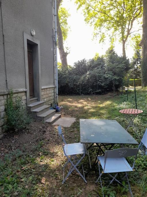 Independant Dans Grande Maison *